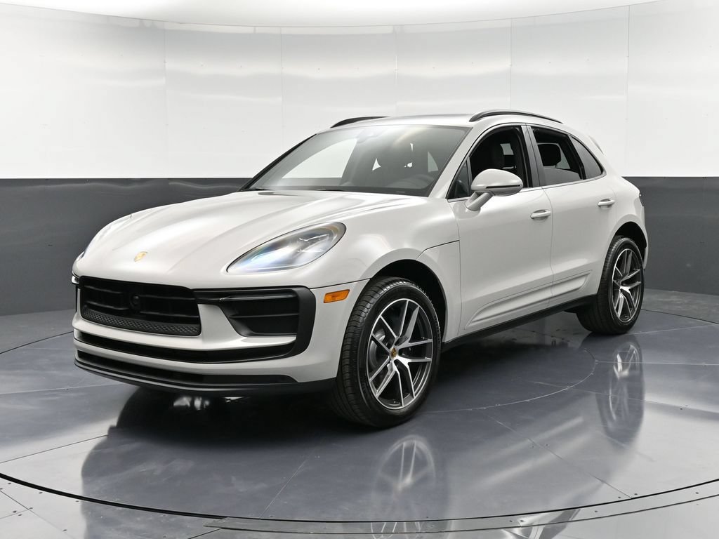 Certified 2026 Porsche Macan AWD/4WD image 1