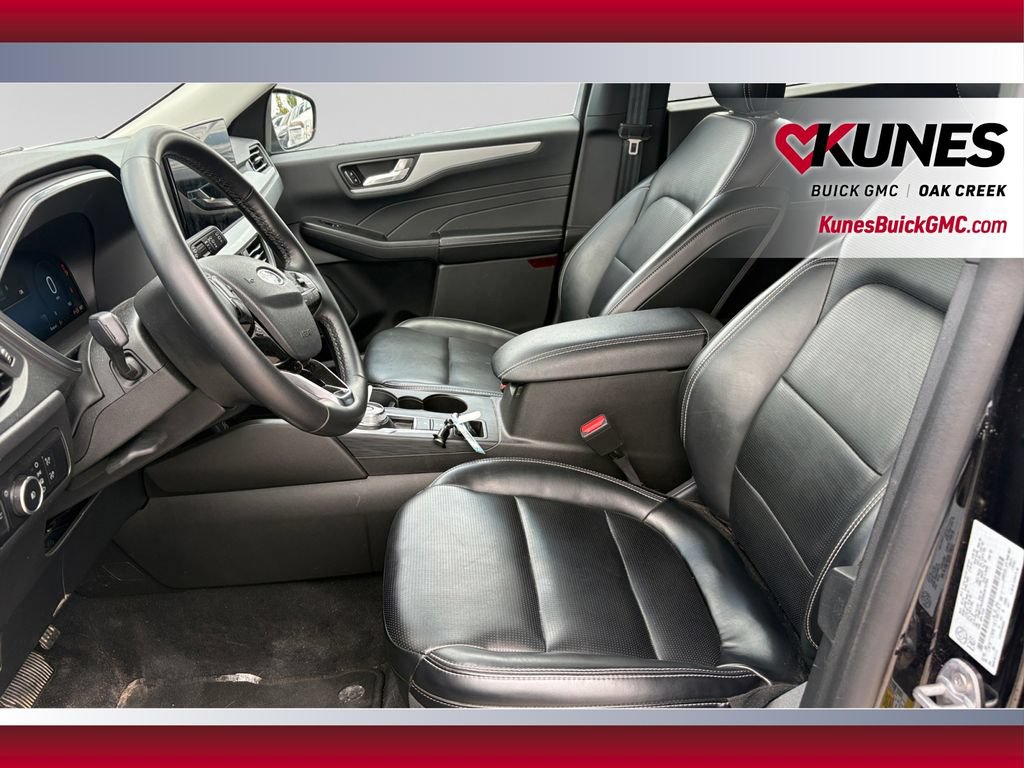 Used 2025 Ford Escape Platinum AWD/4WD image 22