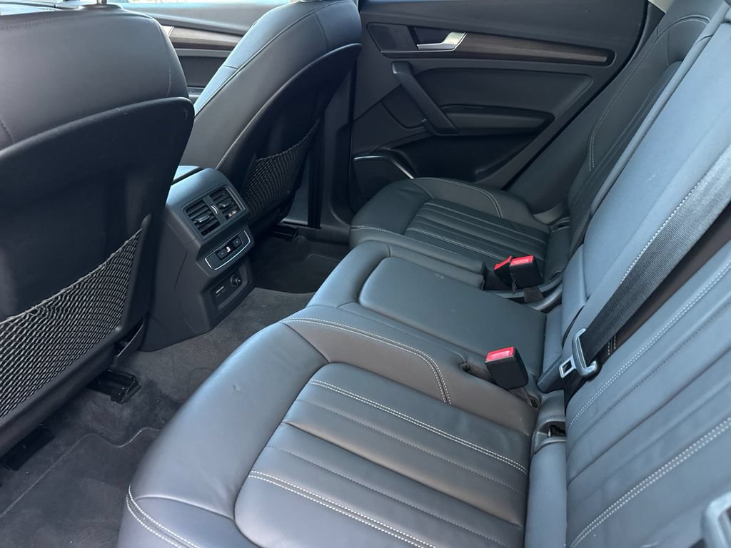 Used 2023 Audi Q5 2.0T Premium w/ Convenience Package AWD/4WD image 12