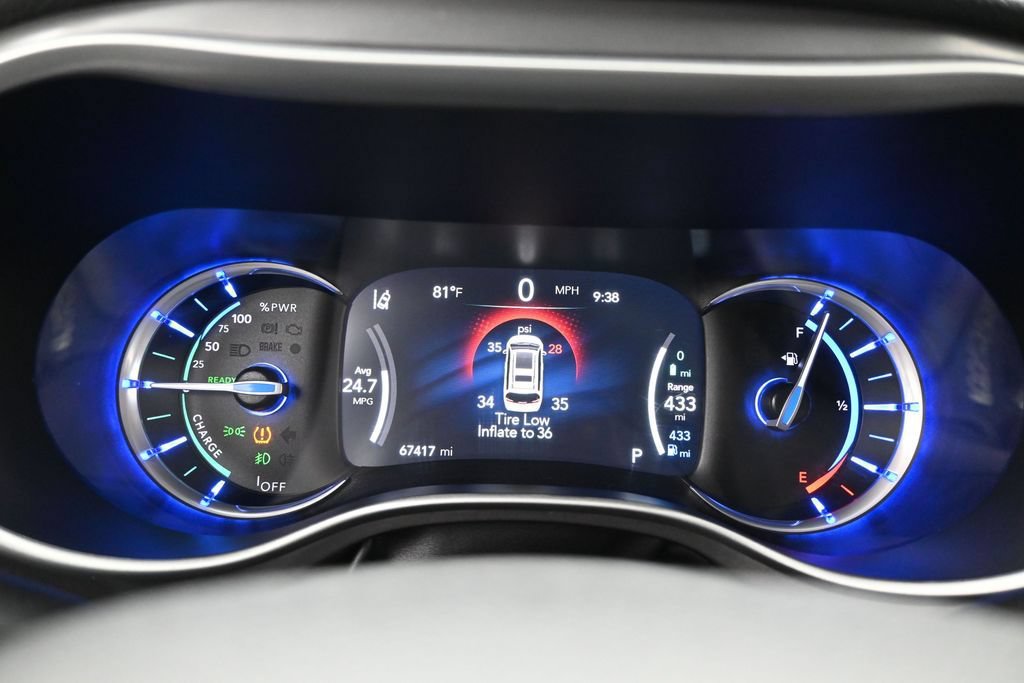 Used 2023 Chrysler Pacifica Touring-L FWD image 25