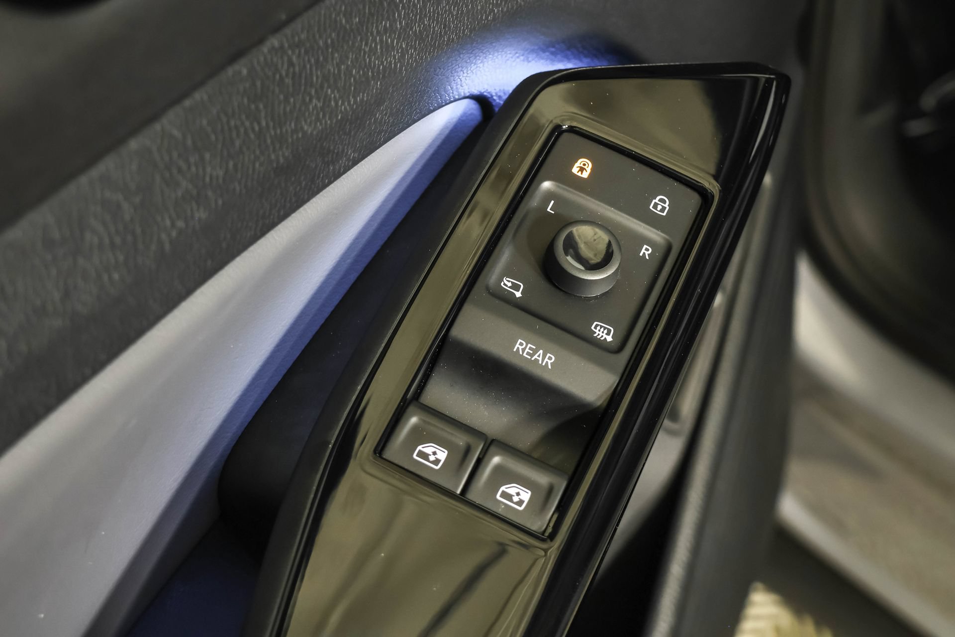 Certified 2022 Volkswagen ID.4 Pro S RWD image 36