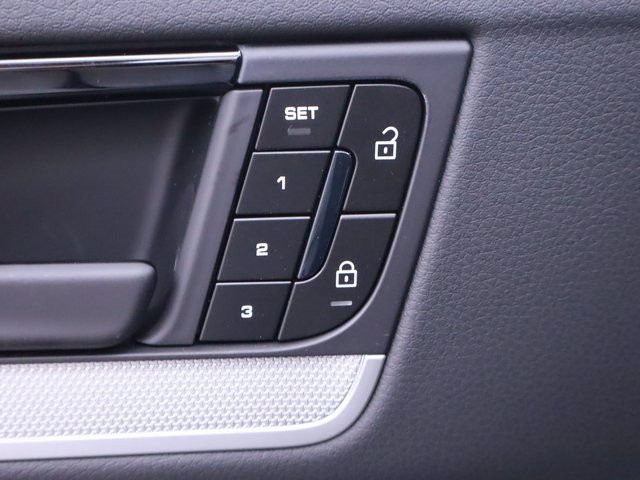 Used 2024 Porsche Cayenne S AWD/4WD image 25