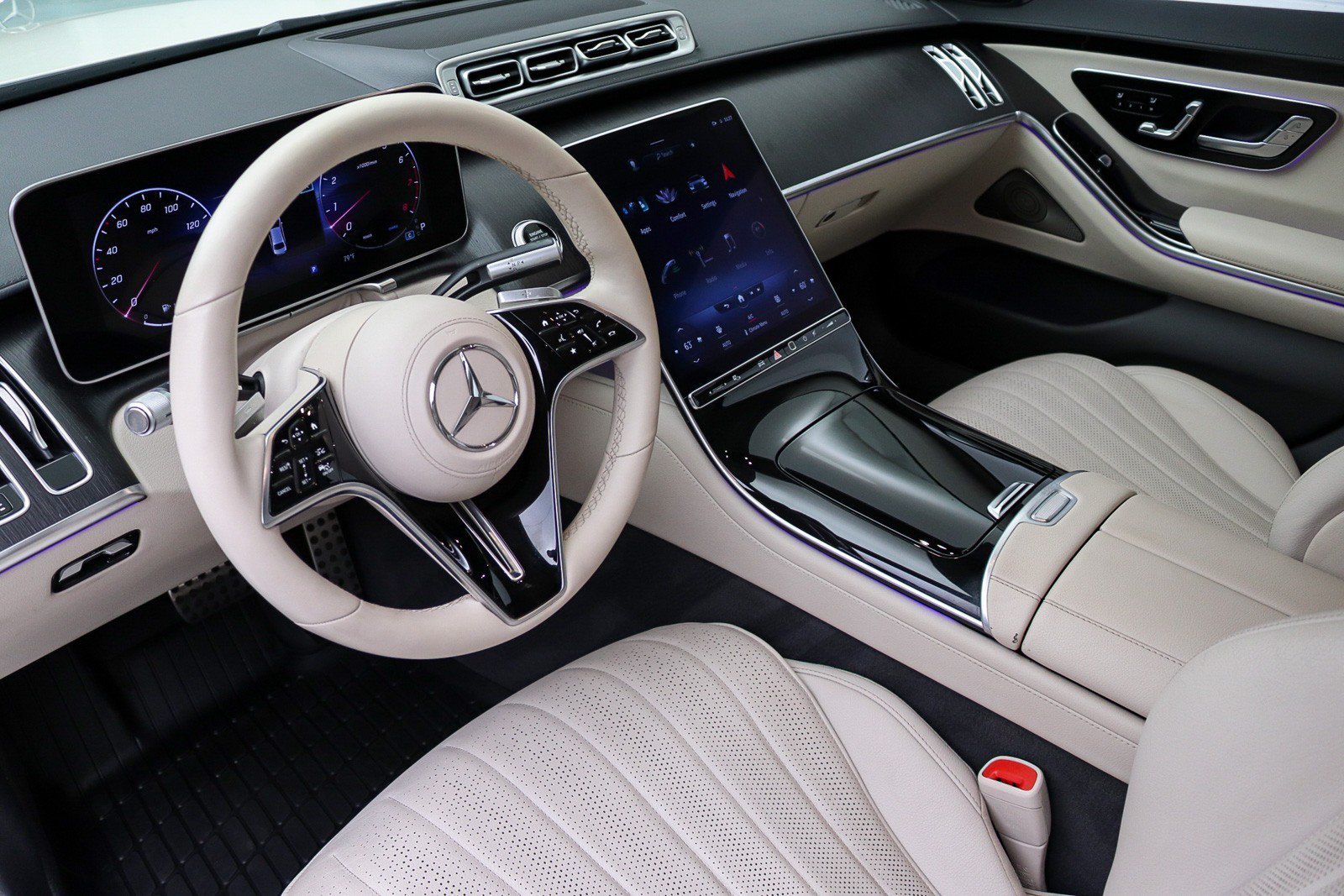 Used 2022 Mercedes-Benz S 500 4MATIC w/ AMG Line Package image 23