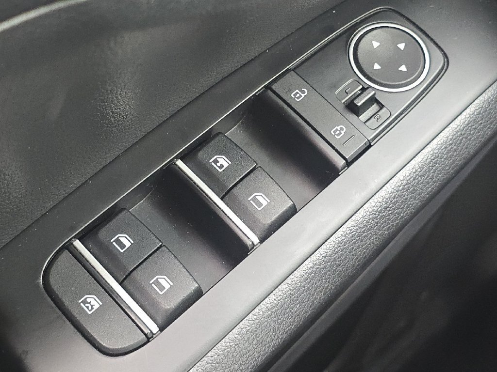 Used 2025 Kia Soul LX w/ LX Technology Package FWD image 24