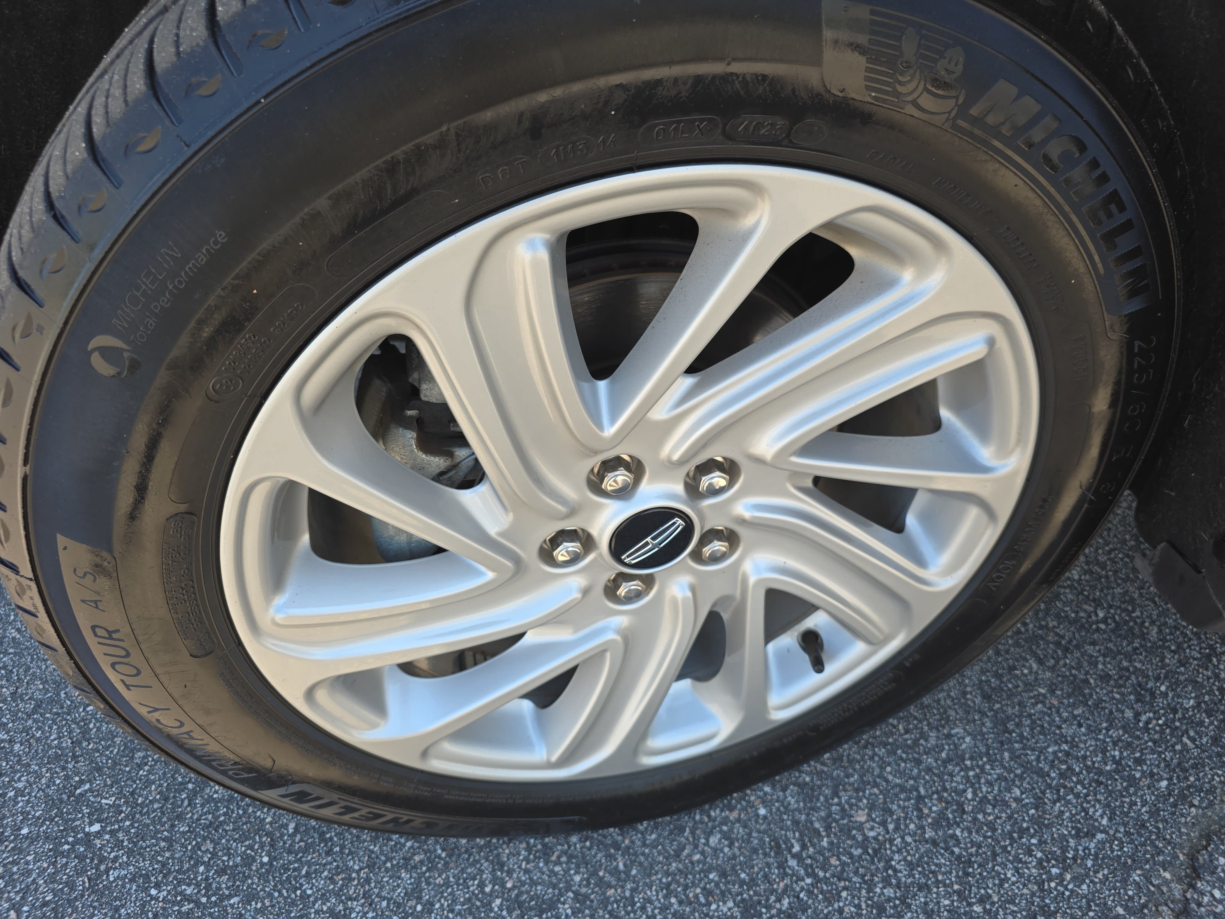Certified 2024 Lincoln Corsair AWD image 32