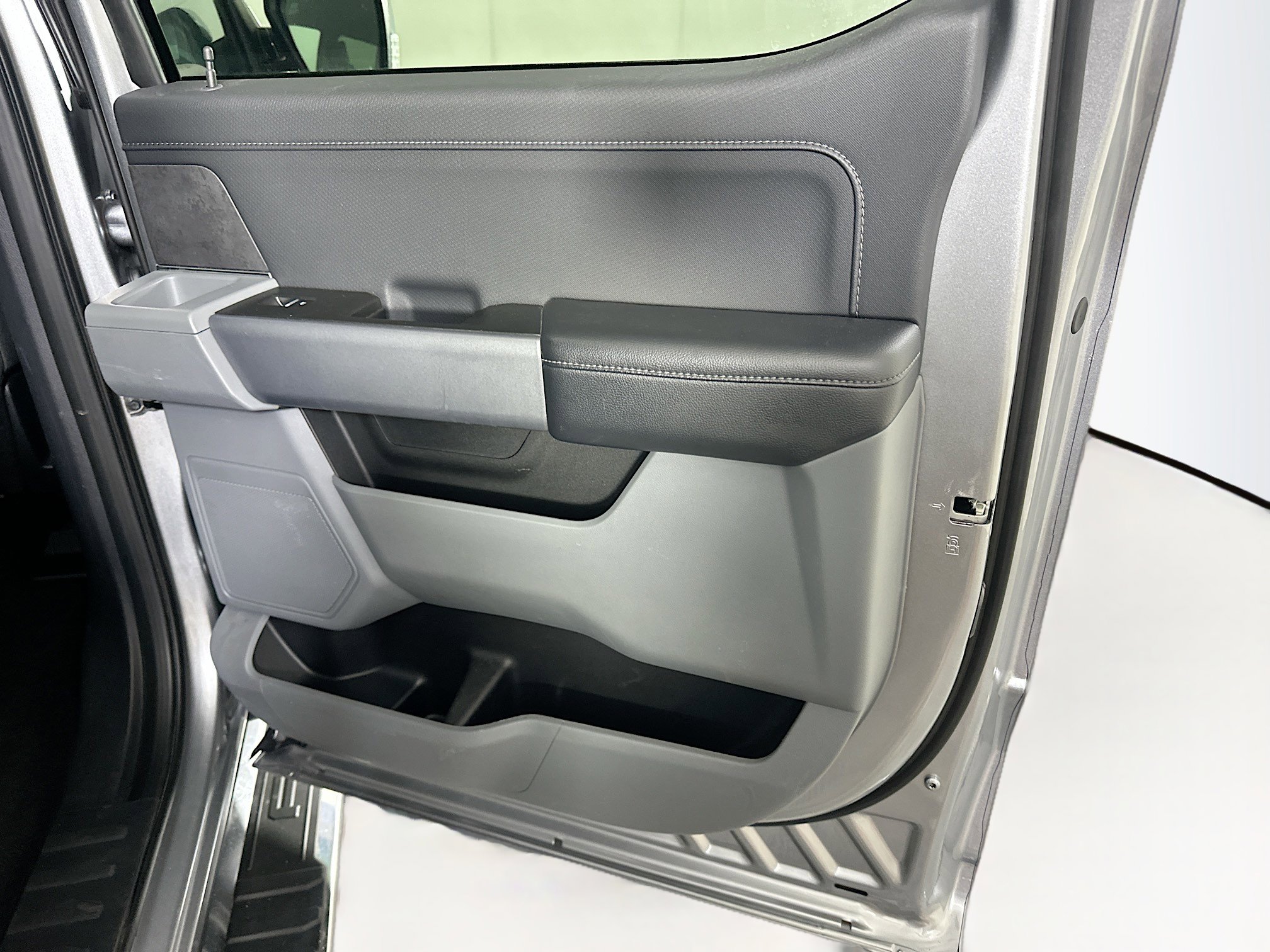 Used 2024 Ford F150 XLT w/ Equipment Group 302A MID image 30