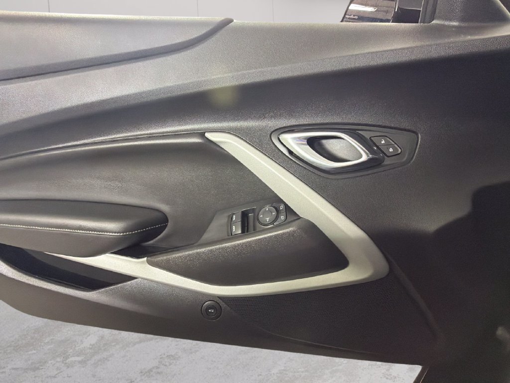 Used 2020 Chevrolet Camaro LS RWD image 25