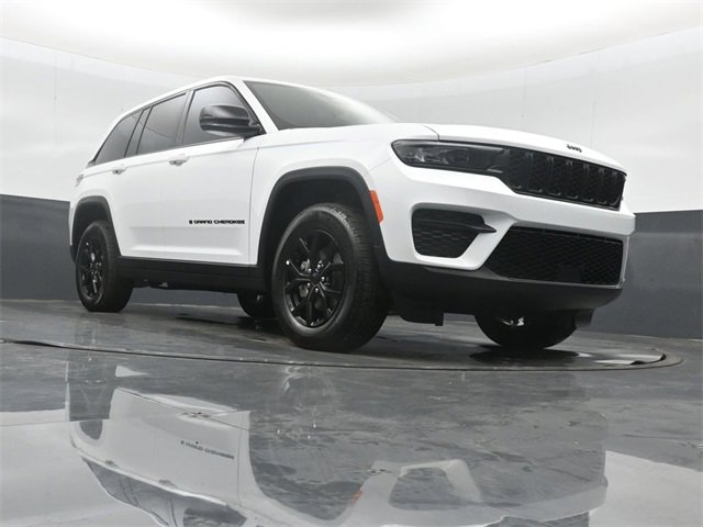 New 2025 Jeep Grand Cherokee Altitude image 36
