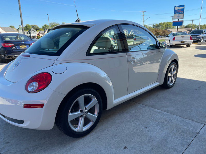 Used 2008 Volkswagen Beetle S image 9