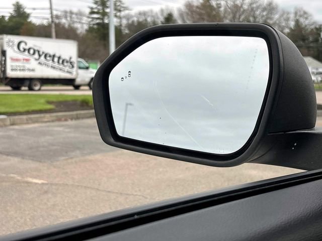 Used 2020 Ford Explorer XLT w/ Equipment Group 202A AWD/4WD image 31