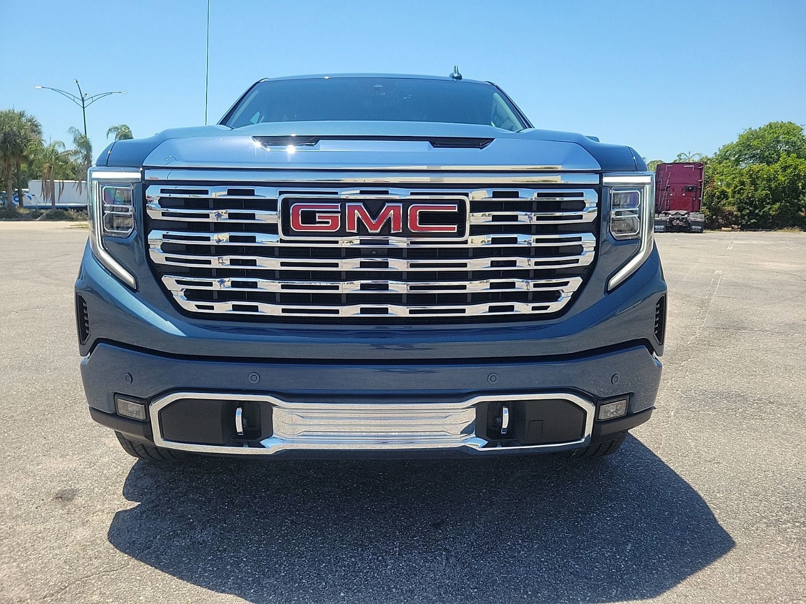 Used 2024 GMC Sierra 1500 Denali w/ Denali Reserve Package AWD/4WD image 4