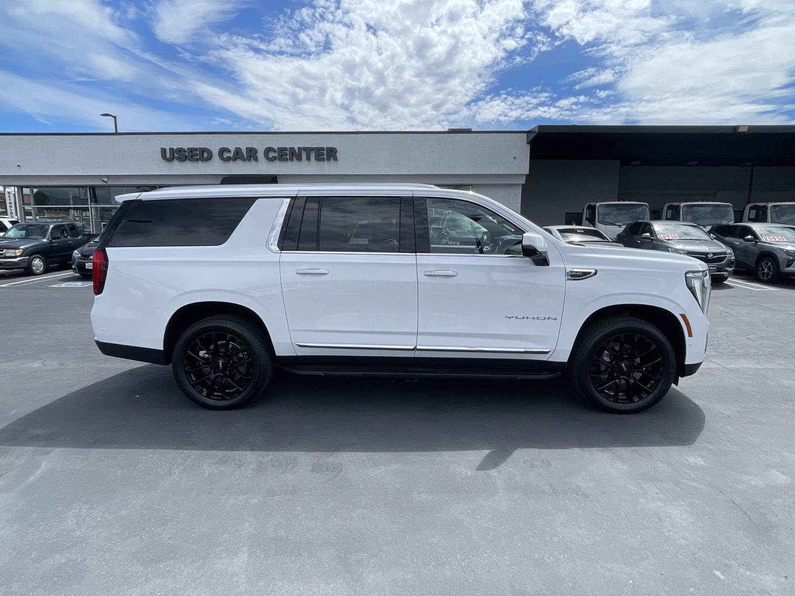 New 2026 GMC Yukon XL Elevation w/ Elevation Premium Package RWD image 4