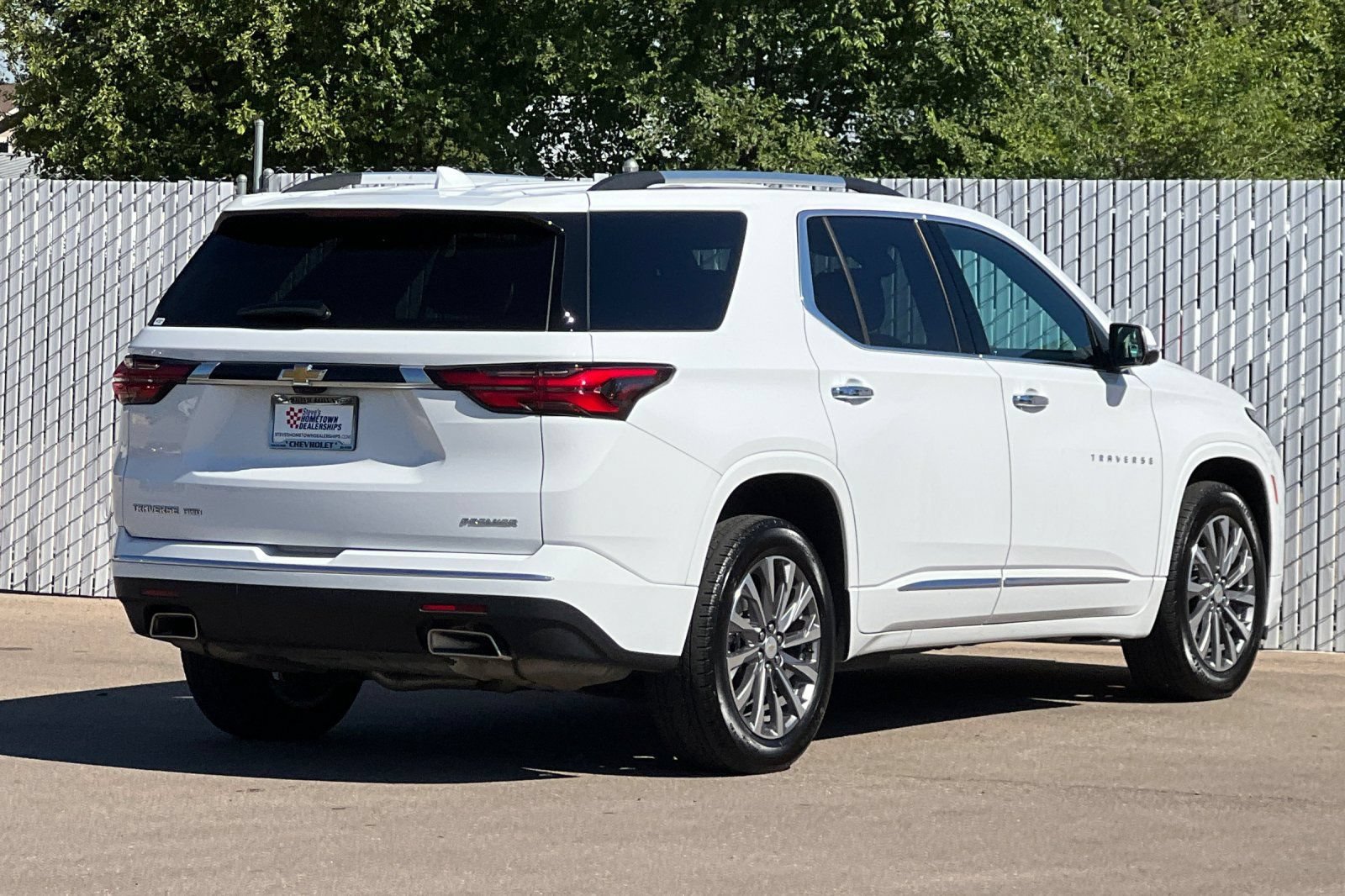 Used 2023 Chevrolet Traverse Premier AWD/4WD image 4