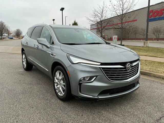 Used 2024 Buick Enclave Essence w/ Experience Buick Package image 2