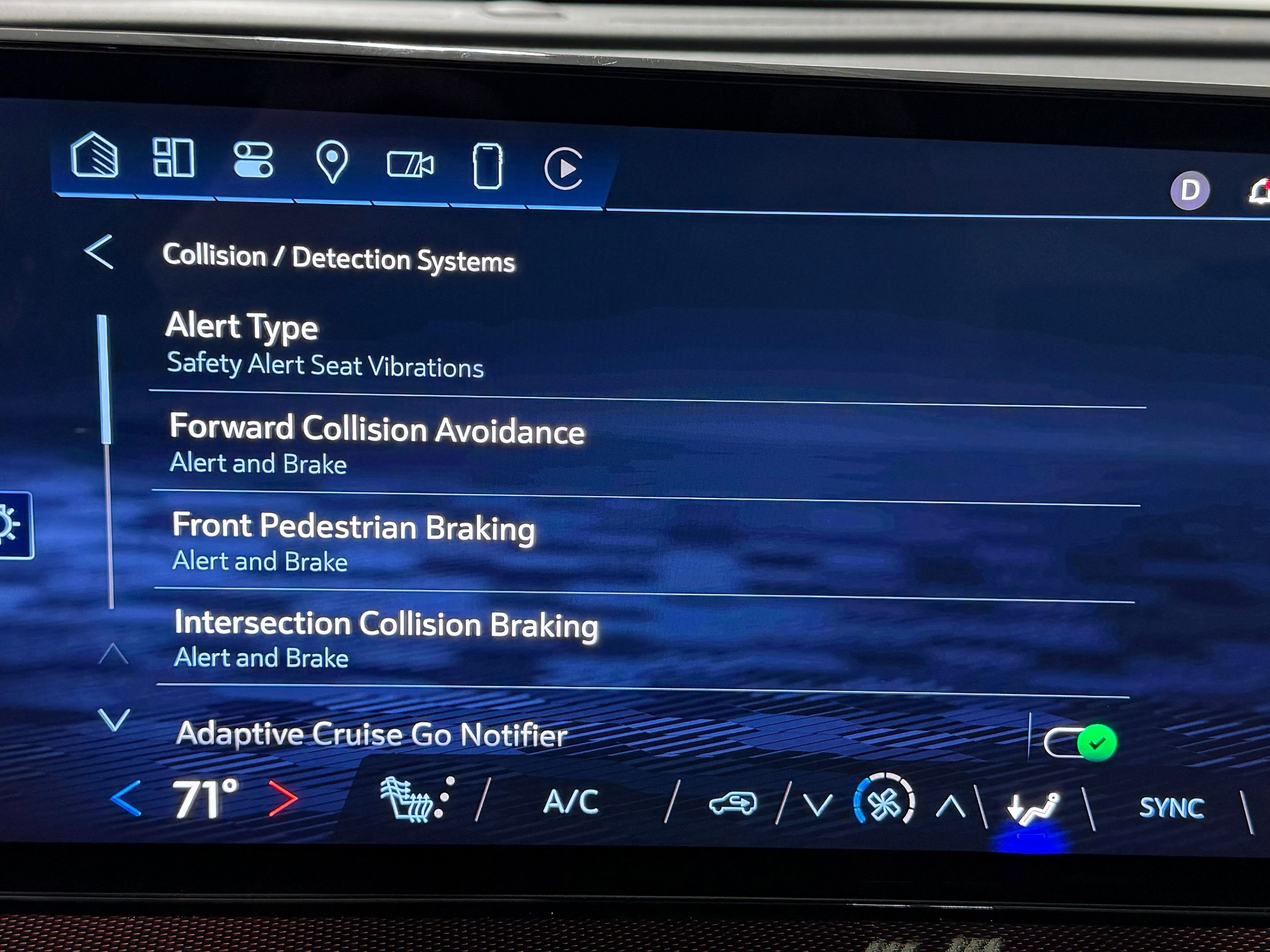 Used 2025 Chevrolet Traverse Z71 w/ LPO, Floor Liner Package image 28
