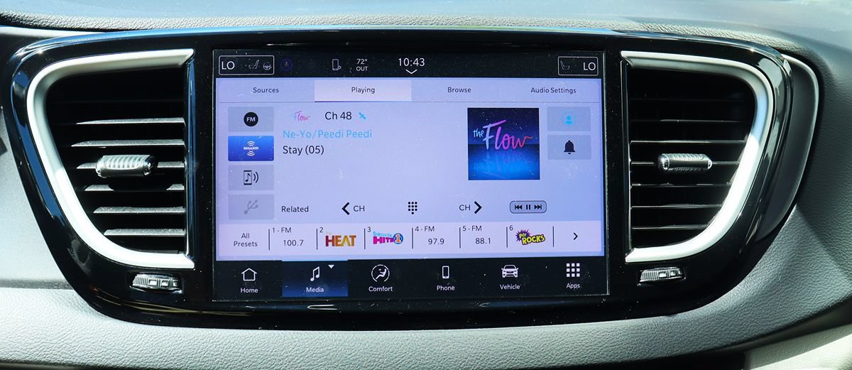 Used 2024 Chrysler Pacifica Touring-L FWD image 51