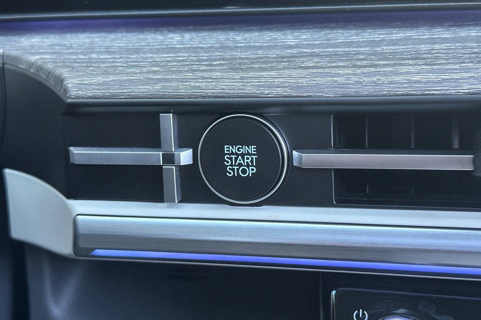 New 2025 Hyundai Santa Fe Limited image 24