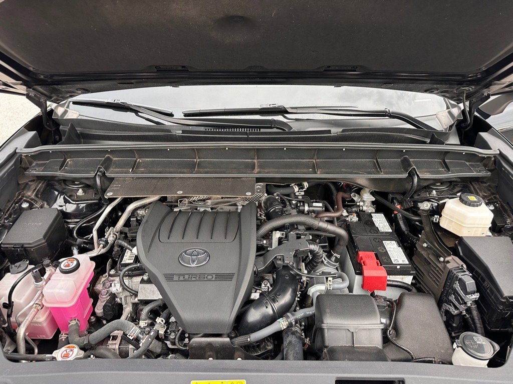 Used 2024 Toyota Highlander XLE image 29