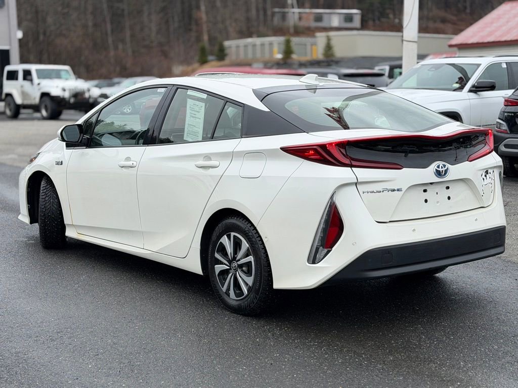 Used 2017 Toyota Prius Prime Advanced image 3
