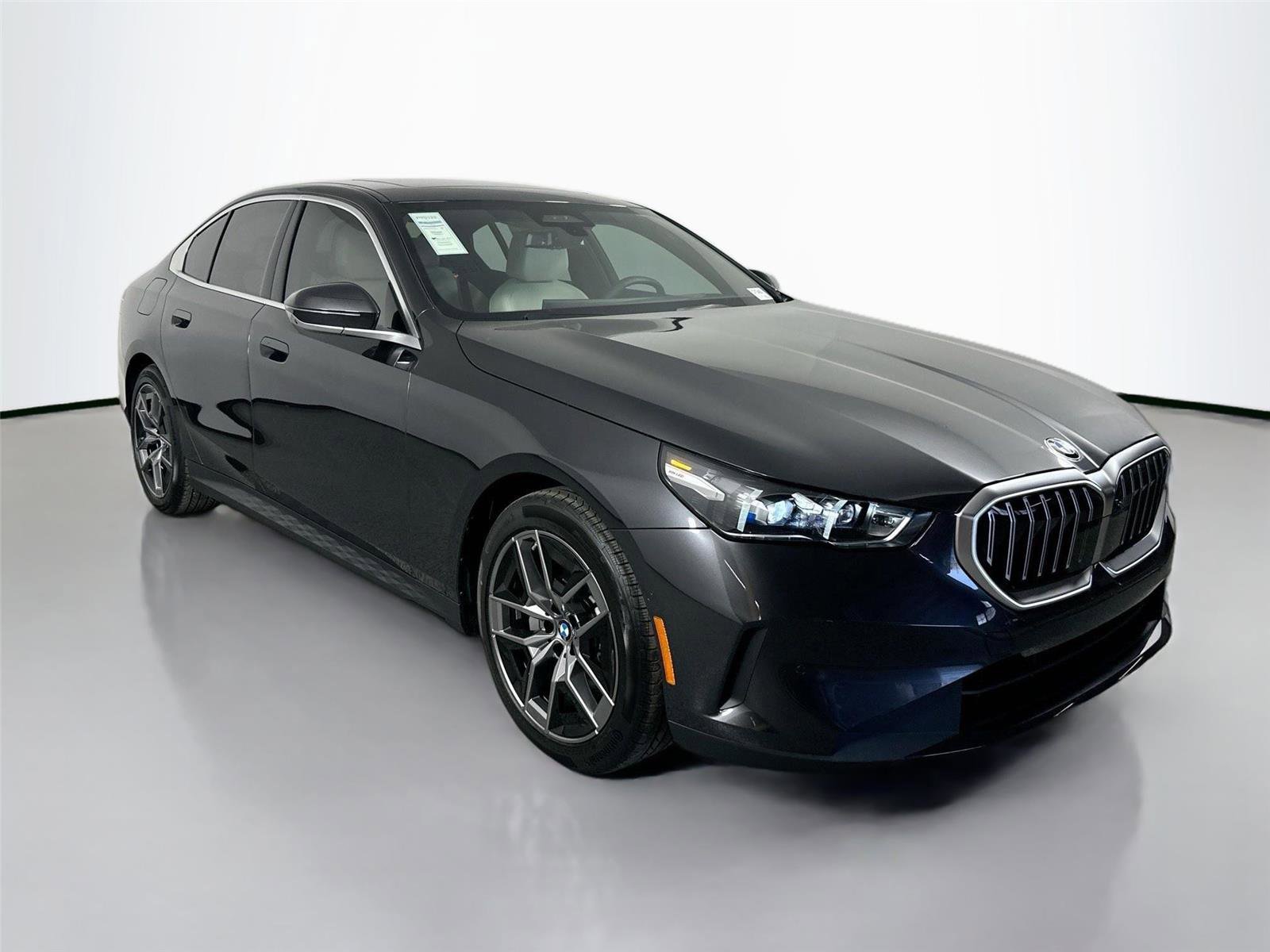 Certified 2026 BMW 530i RWD image 4