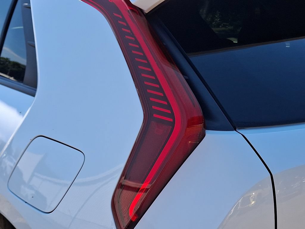 Used 2024 Kia Niro FWD image 10