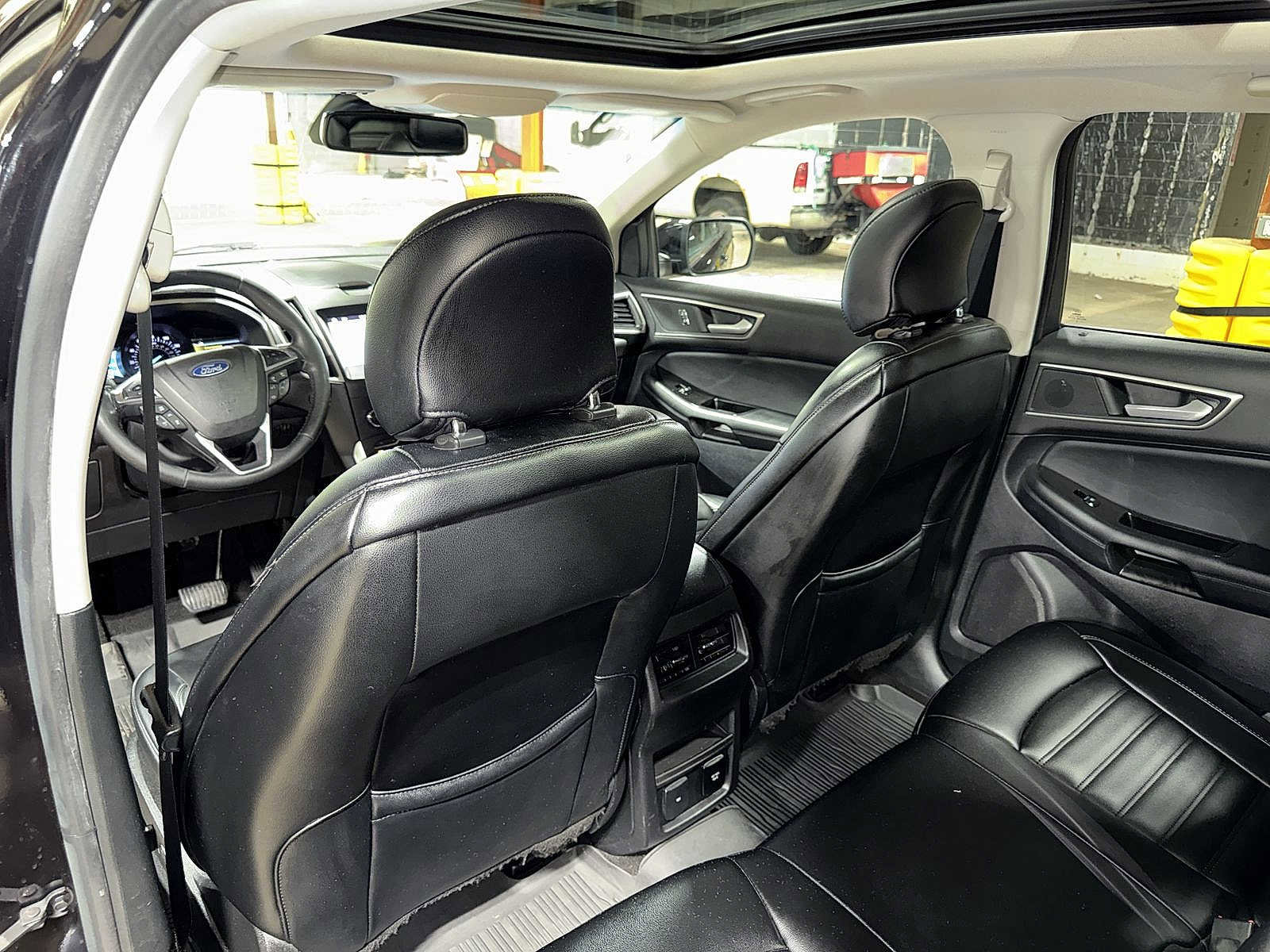Used 2019 Ford Edge SEL w/ Equipment Group 201A AWD/4WD image 29