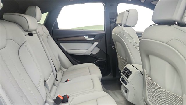 Used 2024 Audi Q5 2.0T Premium Plus w/ Premium Plus Package image 25
