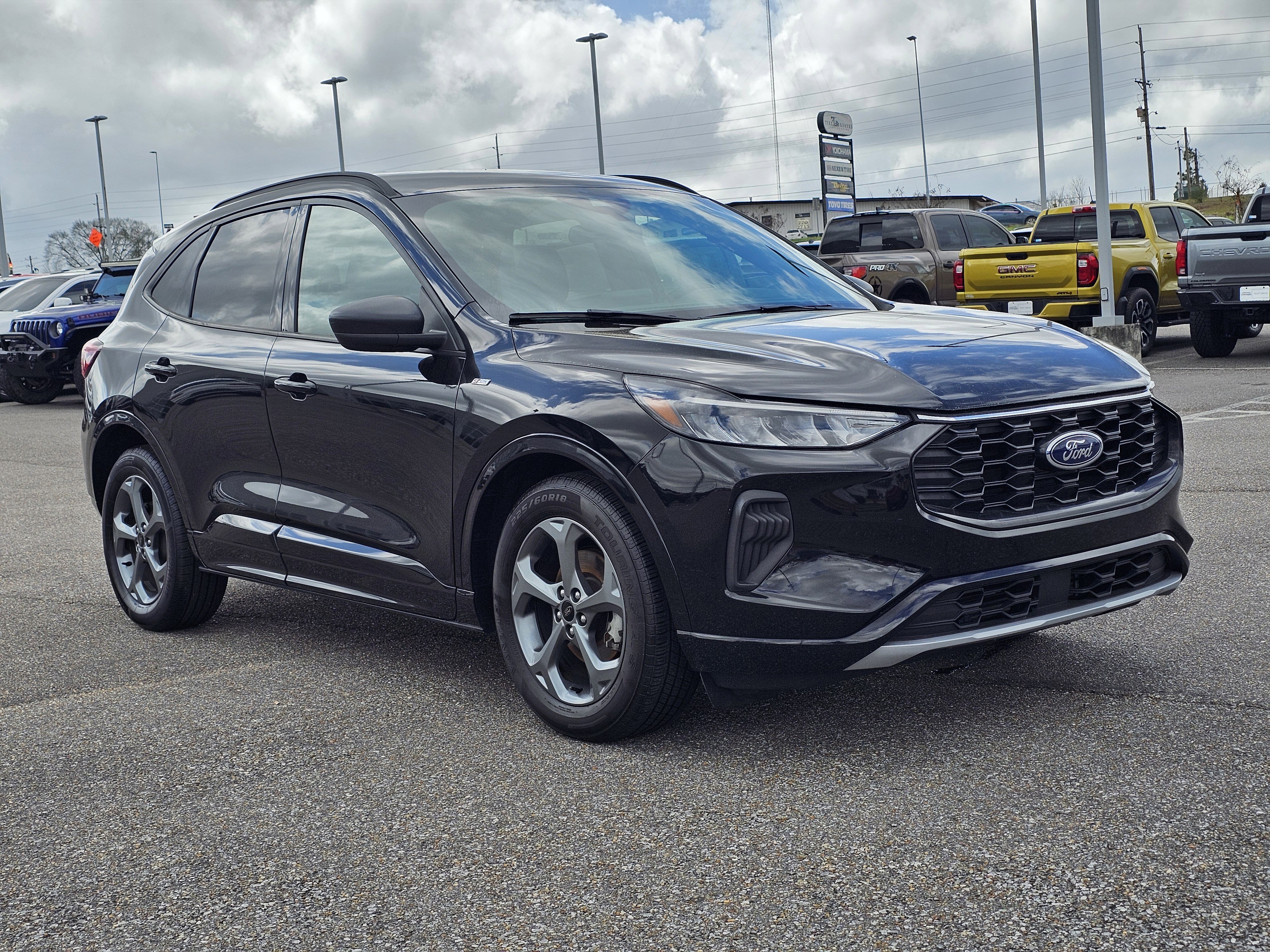 Used 2023 Ford Escape ST-Line image 5