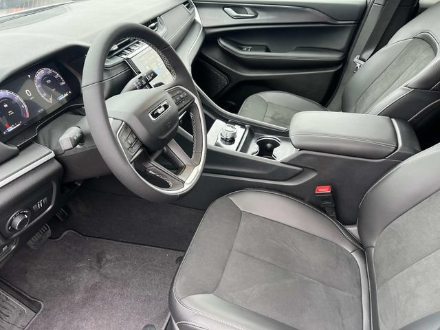 New 2025 Jeep Grand Cherokee Altitude AWD/4WD image 21