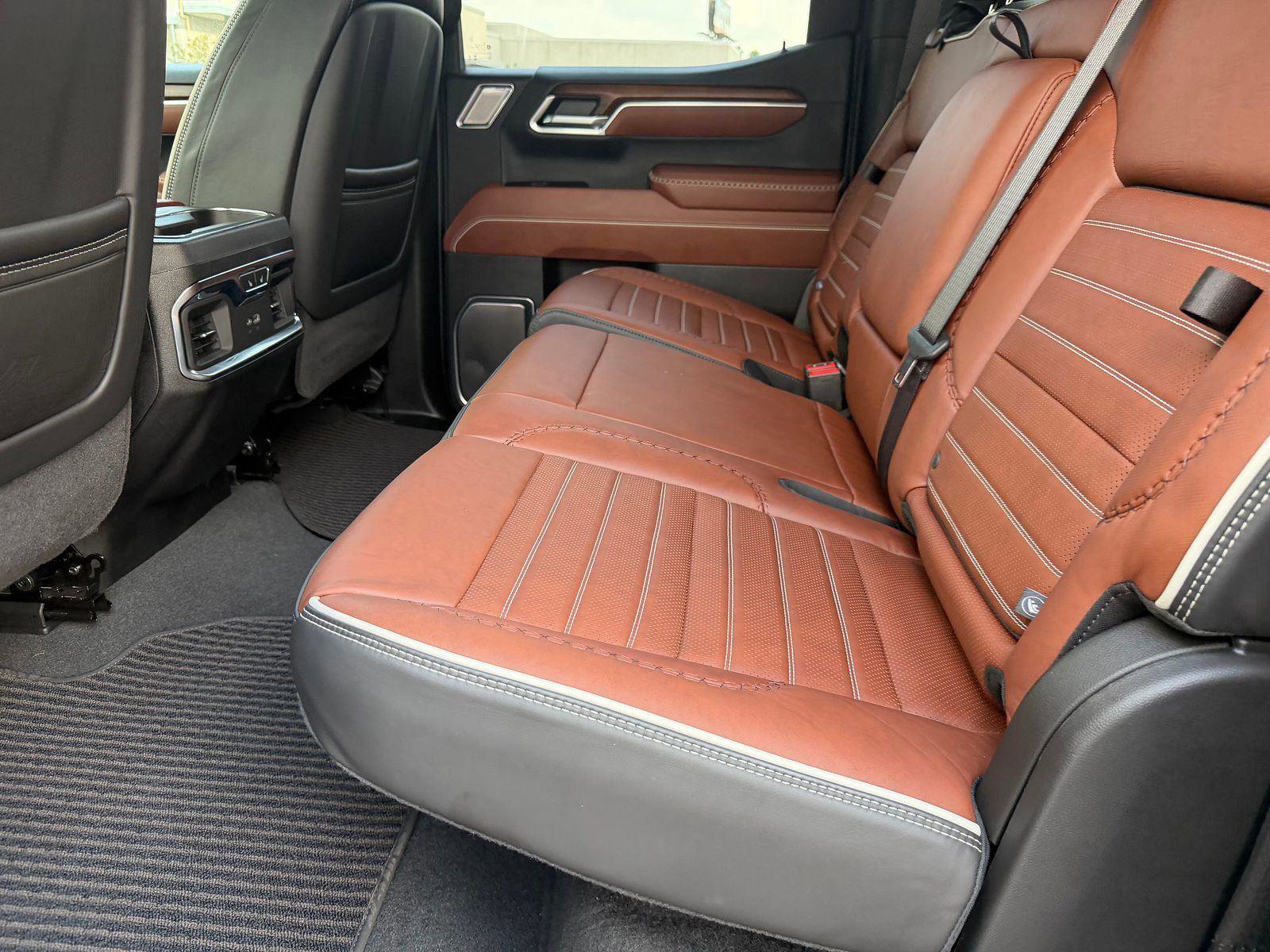 Used 2025 GMC Sierra 1500 Denali Ultimate AWD/4WD image 4