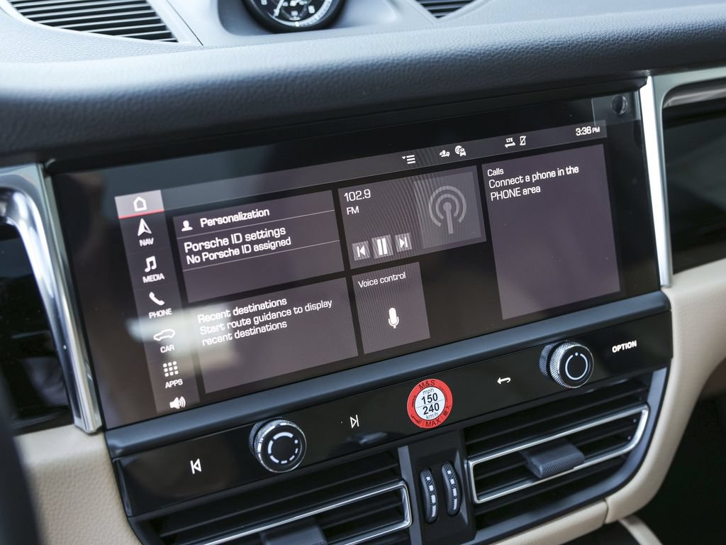 Certified 2026 Porsche Macan AWD/4WD image 22