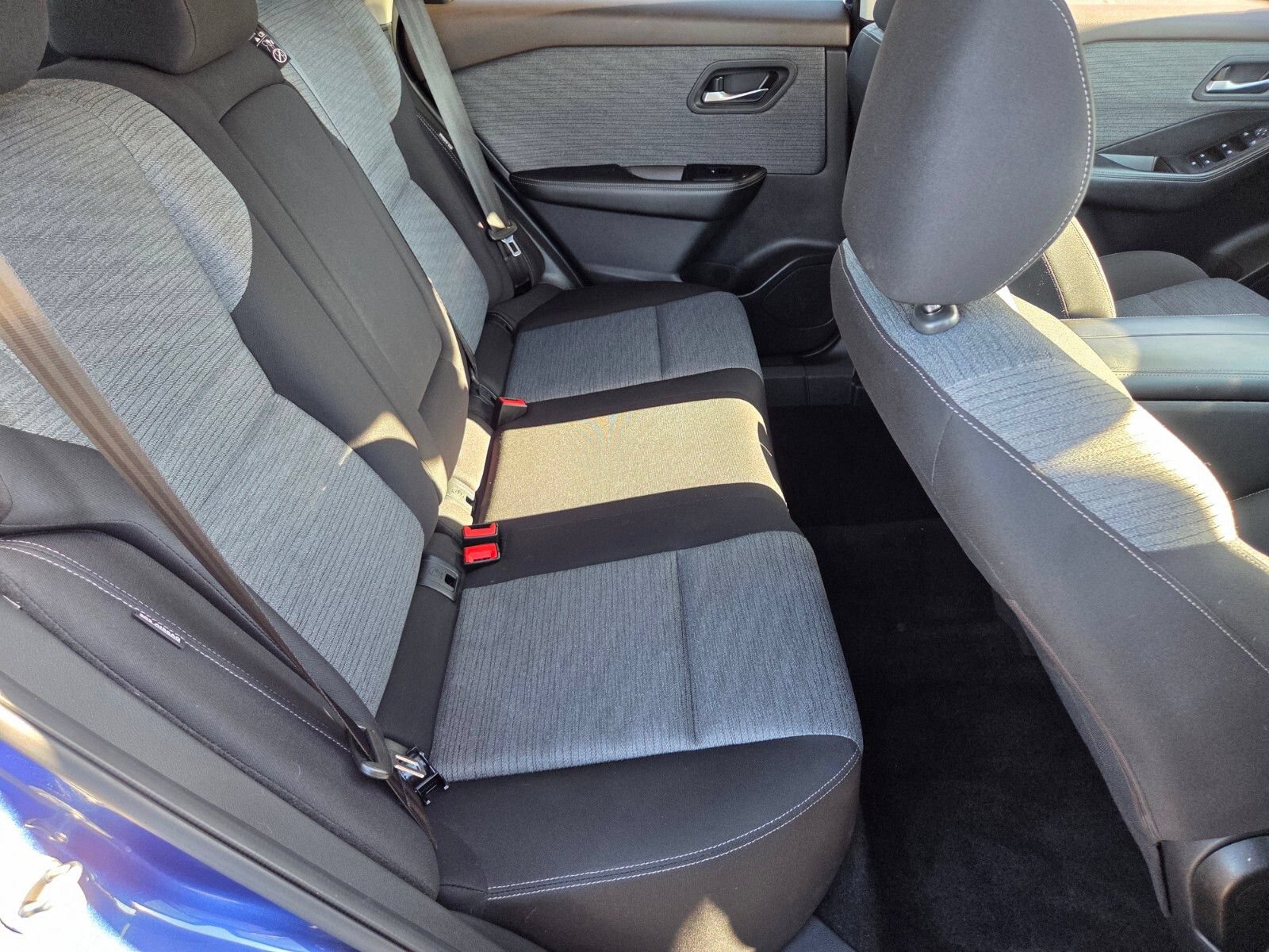 Used 2021 Nissan Rogue SV FWD image 14