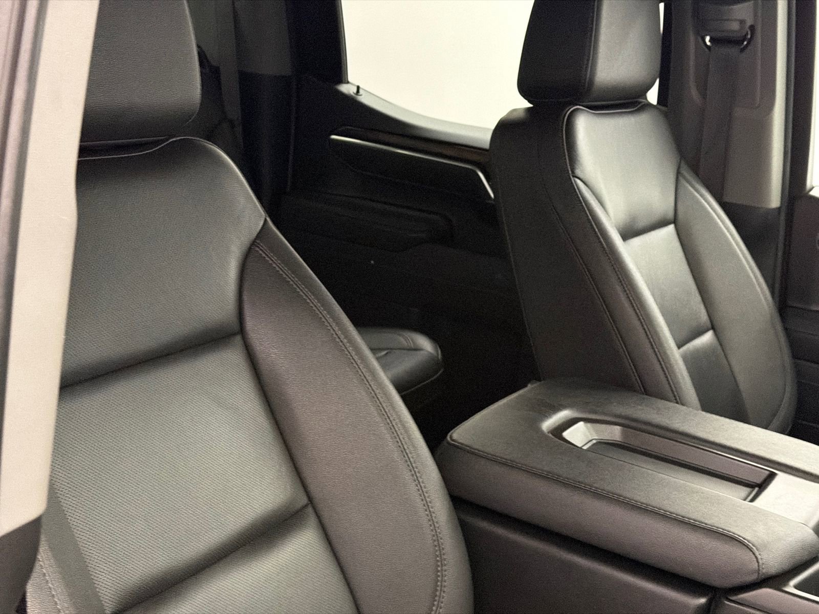 Used 2025 GMC Sierra 1500 SLT image 11