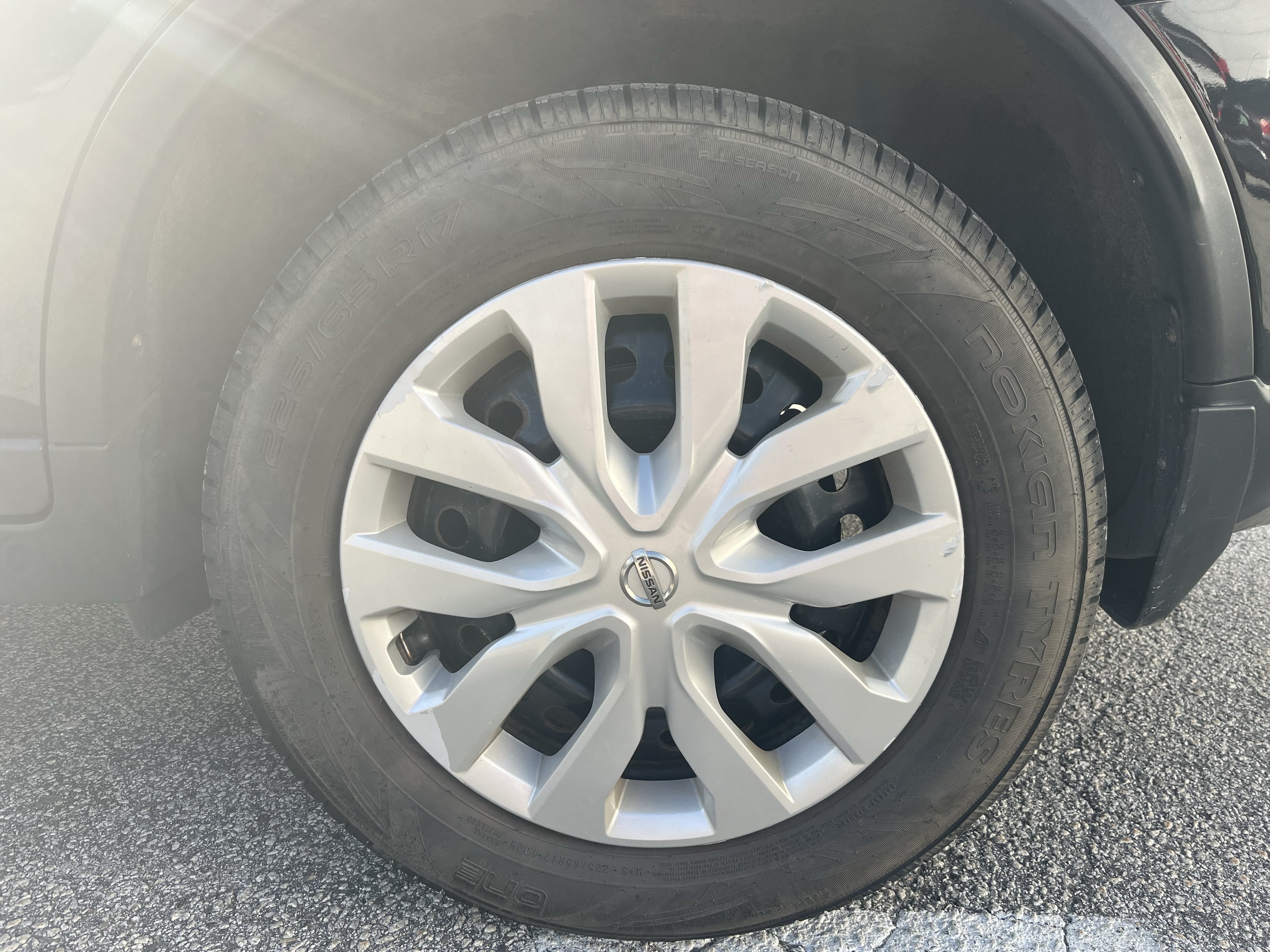 Used 2019 Nissan Rogue S AWD/4WD image 14