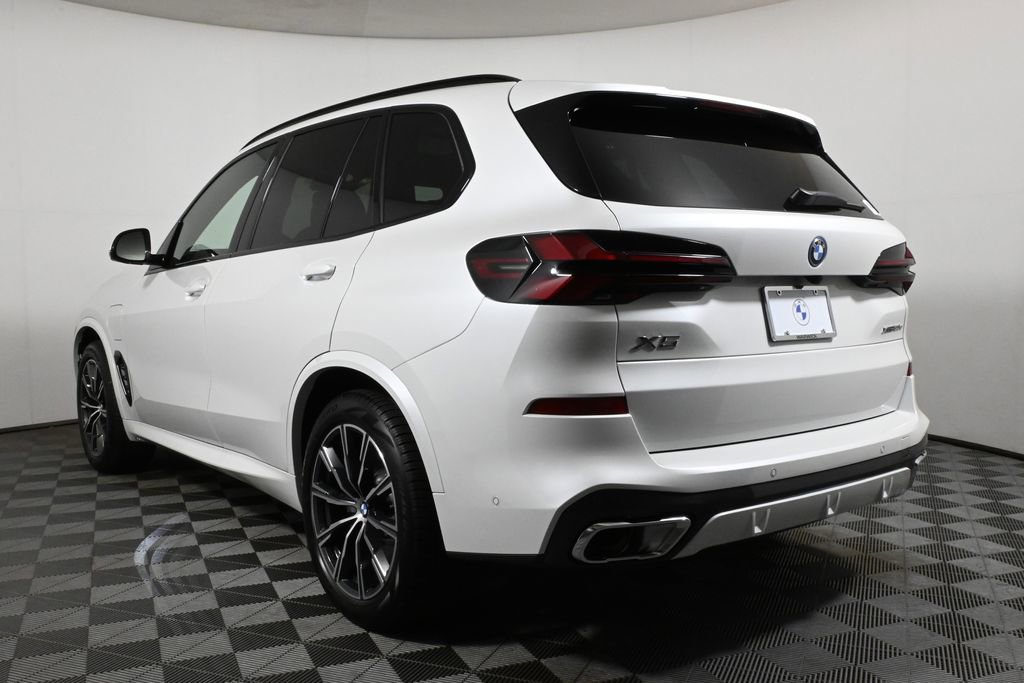 Used 2026 BMW X5 xDrive50e w/ M Sport Package image 5