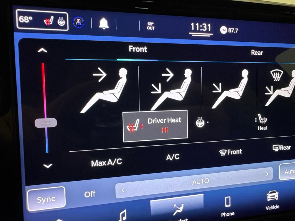 Used 2021 Chrysler Pacifica Touring-L FWD image 32