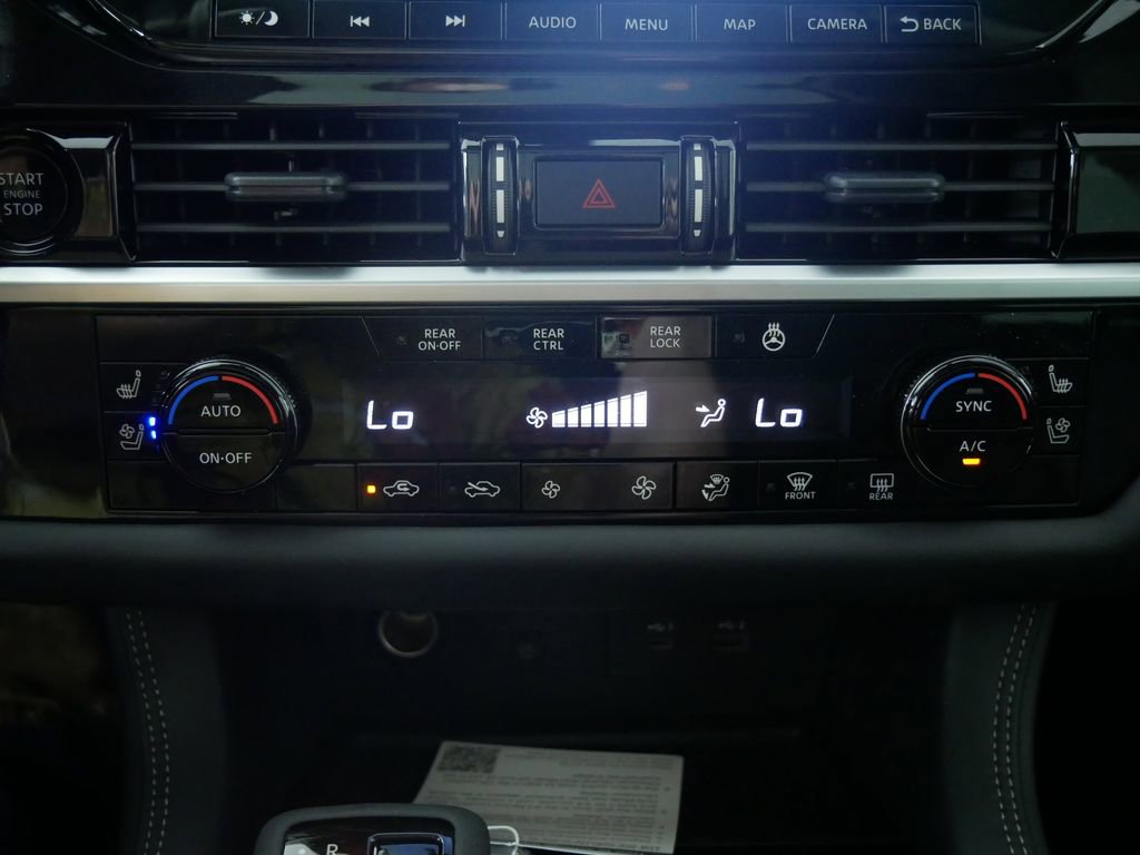 New 2025 Nissan Pathfinder Platinum w/ Black Appearance Package image 24