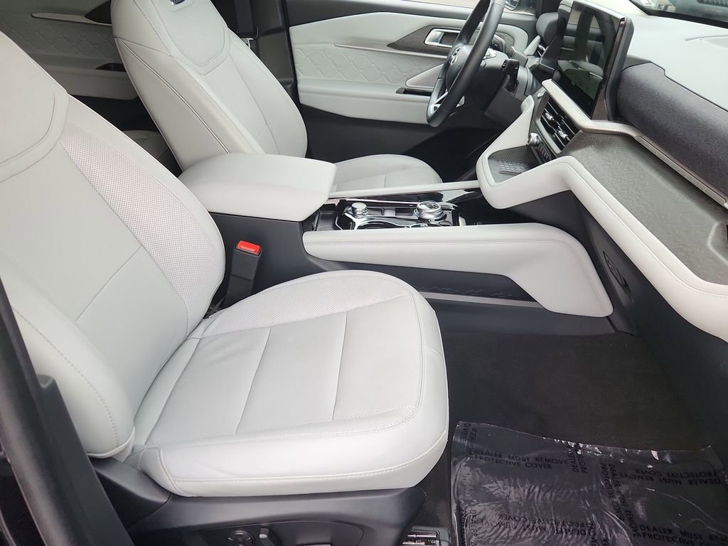 Used 2025 Ford Explorer Platinum w/ LUX Leather Package image 17