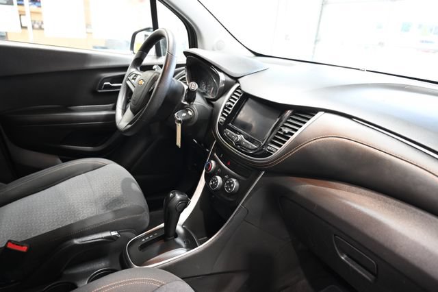 Used 2020 Chevrolet Trax LS w/ Tint and Cruise Package AWD/4WD image 13