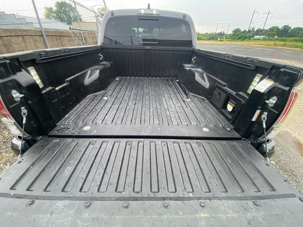 Used 2023 Toyota Tacoma TRD Off-Road w/ Technology Package AWD/4WD image 28