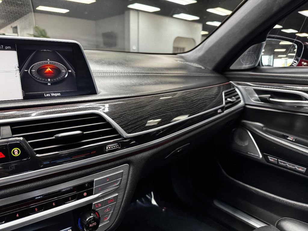 Used 2016 BMW 740i image 27