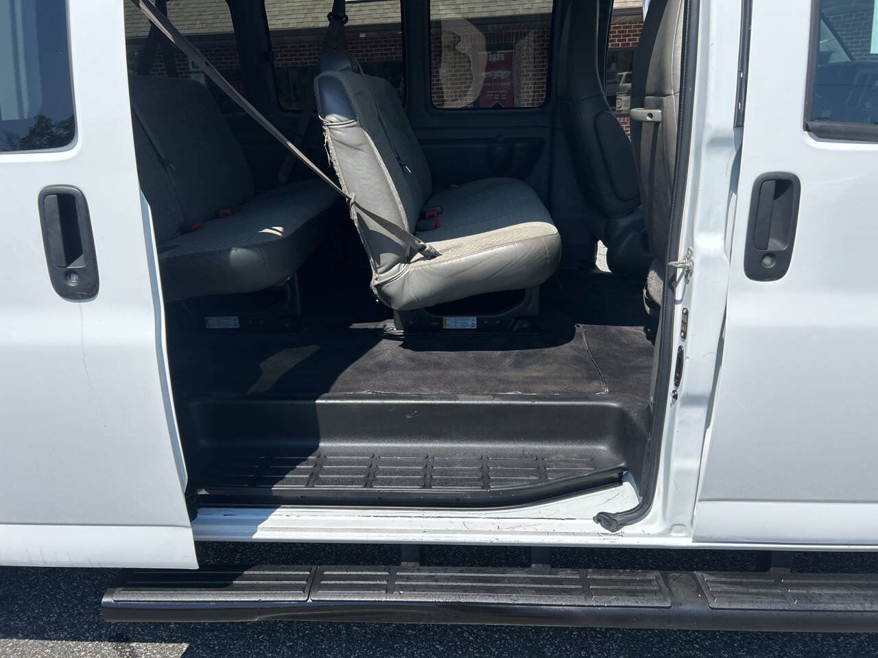 Used 2020 Chevrolet Express 3500 LS RWD image 19