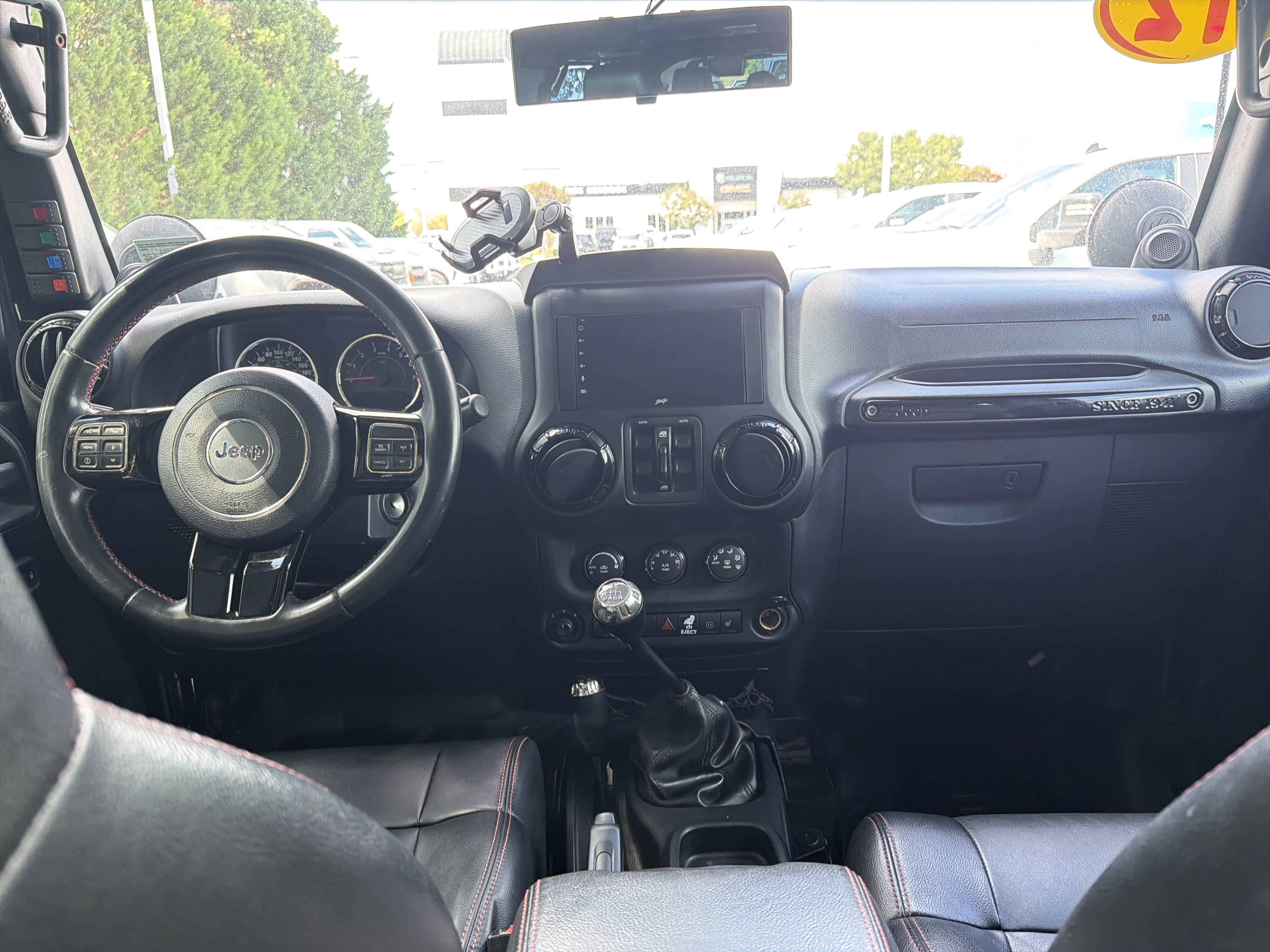 Used 2012 Jeep Wrangler Unlimited Sahara AWD/4WD image 30