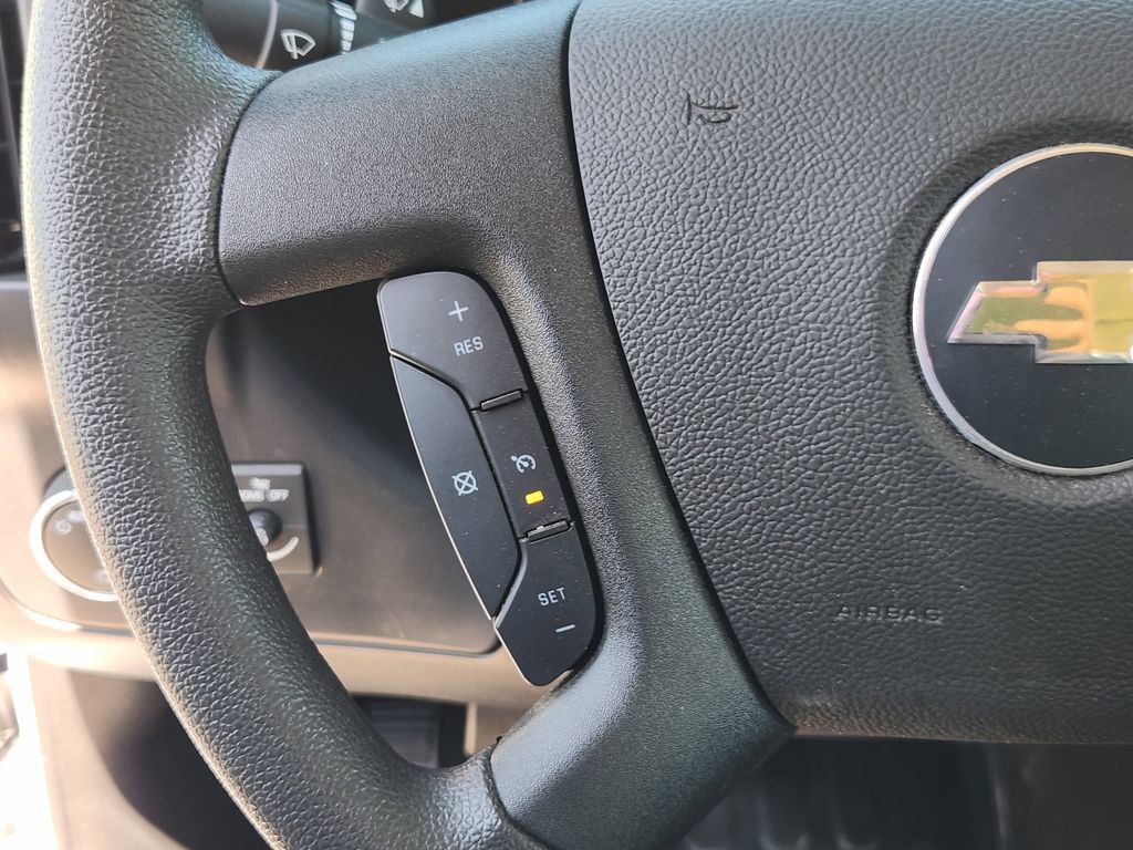Used 2025 Chevrolet Express 2500 w/ Driver Convenience Package RWD image 27