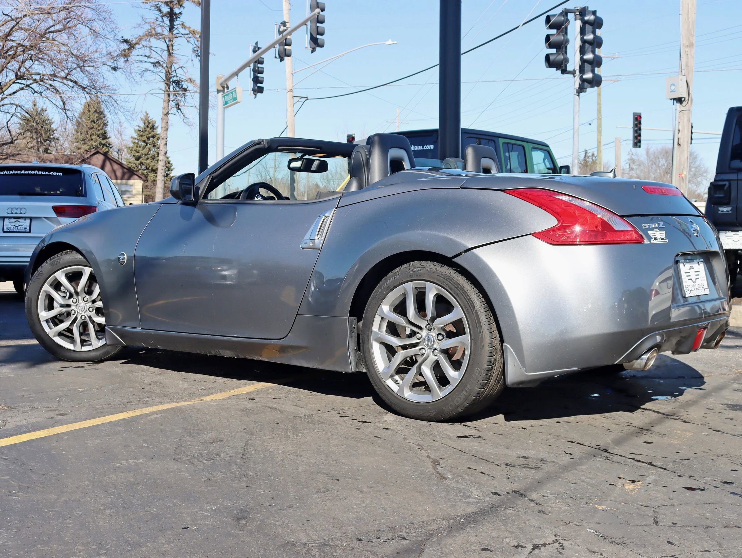 Used 2013 Nissan 370Z Touring RWD image 12