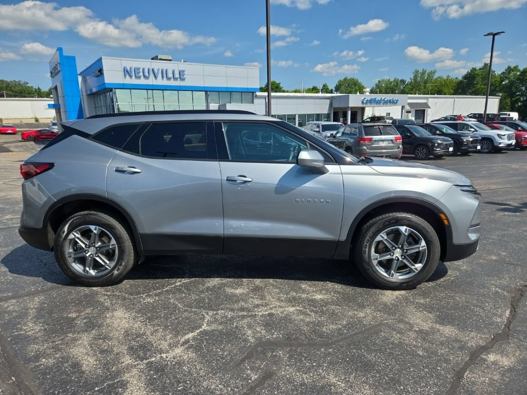 Certified 2024 Chevrolet Blazer LT w/ Convenience Package AWD/4WD image 2