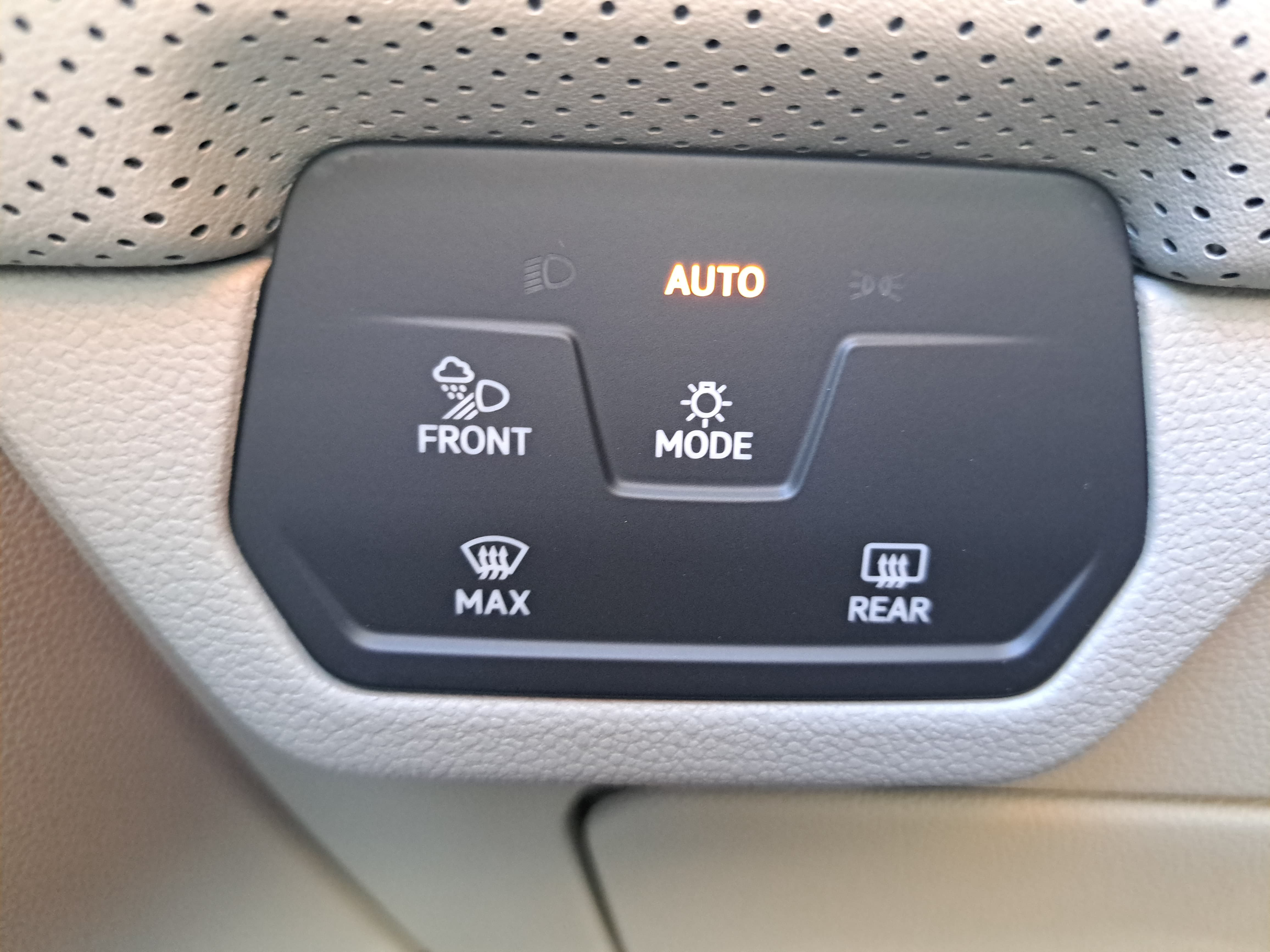 New 2026 Volkswagen Atlas SE FWD image 27
