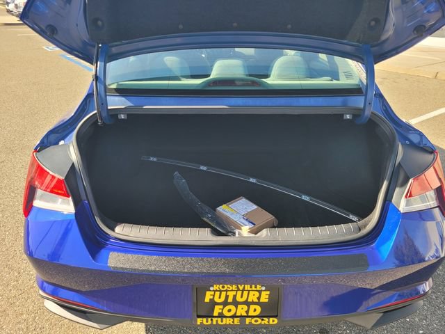 Used 2021 Hyundai Elantra SEL w/ Convenience Package FWD image 11