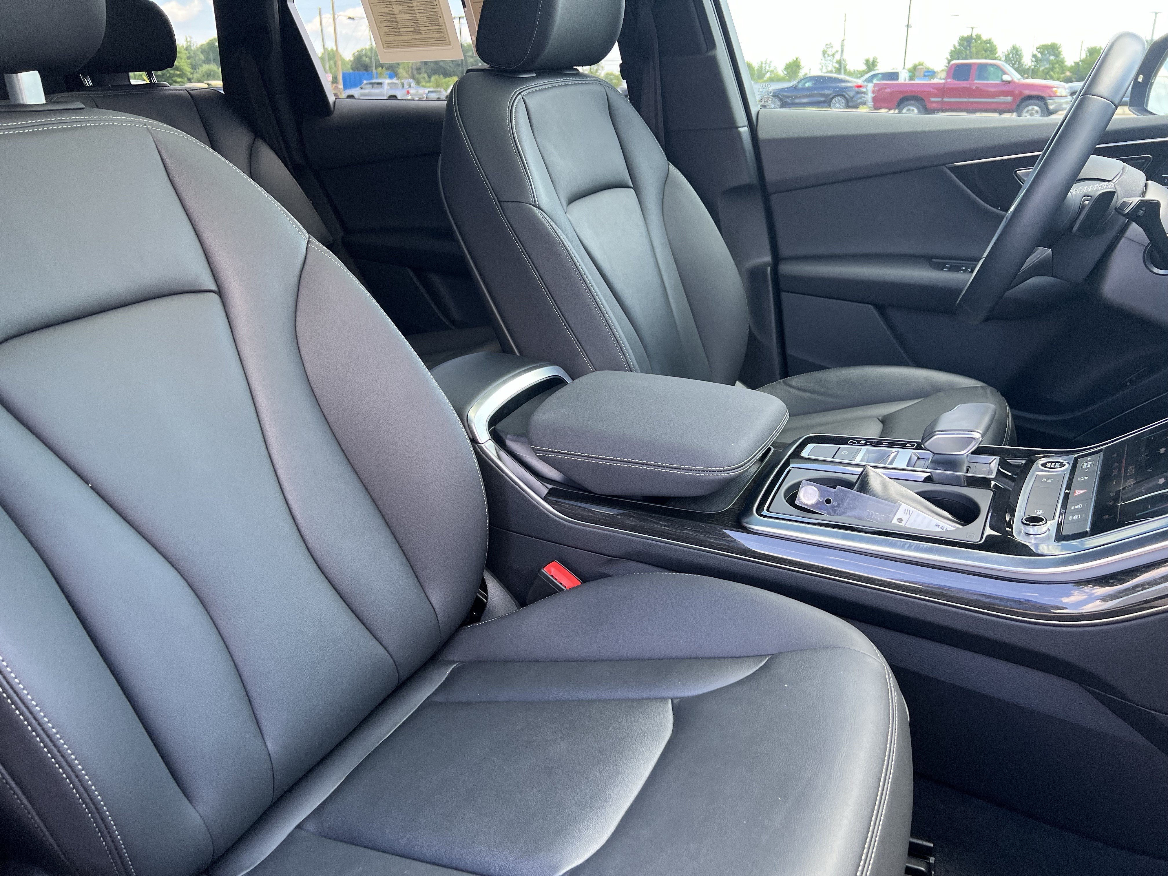 Certified 2025 Audi Q7 2.0T Premium w/ Convenience Package AWD/4WD image 35