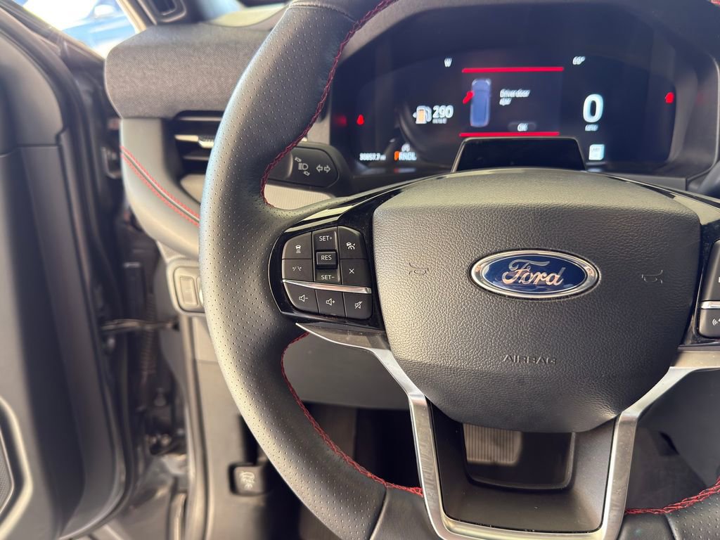 Used 2025 Ford Explorer ST-Line w/ ST-Line Street Pack image 23